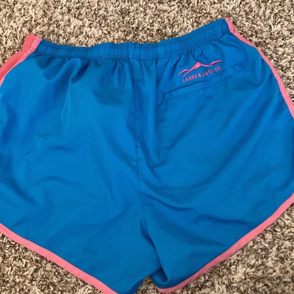 Shorts - Picture 4 of 5